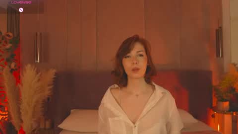 vivi_west online show from 18, 4, 2026