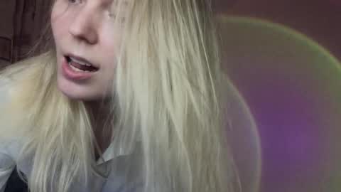 vivian_alison online show from 4, 12, 2025