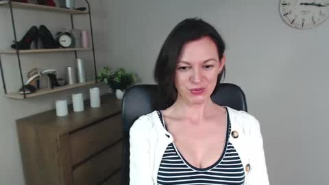 Vivian online show from 30, 1, 2025