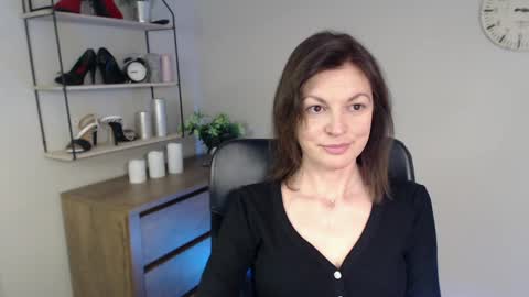 Vivian online show from 12, 2, 2025