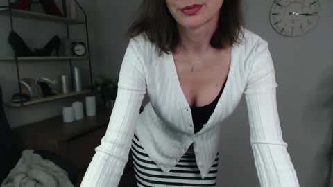 Vivian online show from 28, 2, 2025