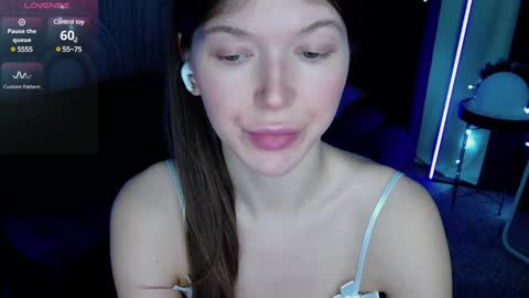 Vivian Evans online show from 8, 1, 2025