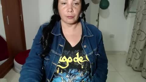 vivian_milf_paint online show from 10, 9, 2025