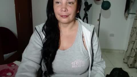 vivian_milf_paint online show from 19, 9, 2025