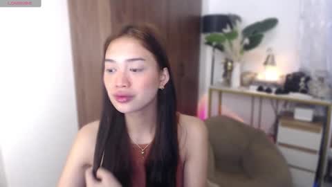 Snapshot of vivian_roberts chatting on 21, 10, 2025 Vivian online show from 21, 10, 2025