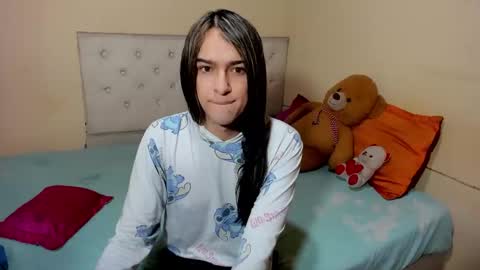 instagram Viviana73215 online show from 27, 2, 2025