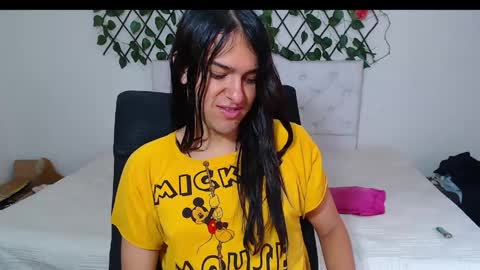 Snapshot of vivianalatin chatting on 20, 4, 2026 instagram Viviana73215 online show from 20, 4, 2026