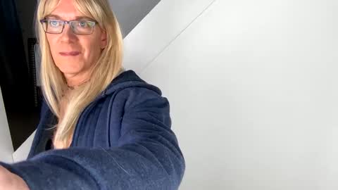 Snapshot of viviannexxx2022 chatting on 10, 1, 2025 Vivlove online show from 10, 1, 2025