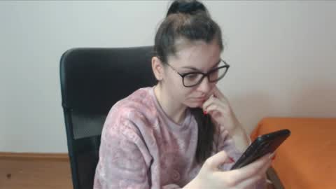 Snapshot of vivianngray chatting on 4, 2, 2025 Vivian Gray online show from 4, 2, 2025