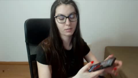 Snapshot of vivianngray chatting on 12, 3, 2025 Vivian Gray online show from 12, 3, 2025