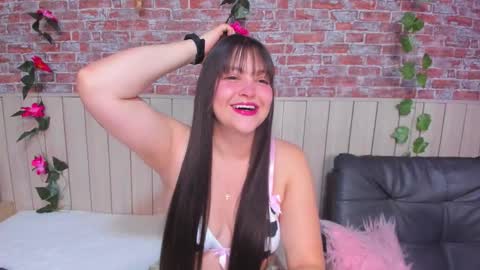 Vivian online show from 5, 12, 2025