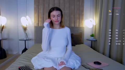 Snapshot of vivien_ronal chatting on 1, 6, 2026 Sophia online show from 1, 6, 2026
