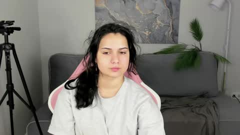 Snapshot of vivien_ross chatting on 18, 5, 2026 vivien_ross online show from 18, 5, 2026