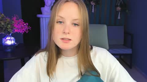 Vivien online show from 18, 12, 2024