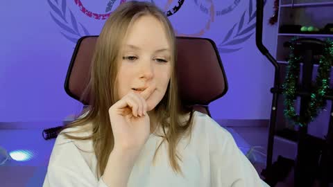 Vivien online show from 31, 12, 2024