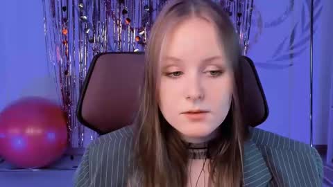 Vivien online show from 16, 2, 2025