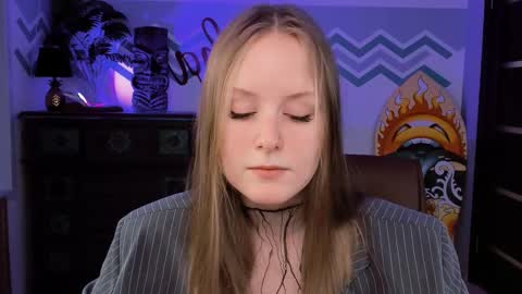 Vivien online show from 23, 2, 2025