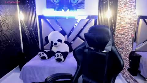 vivienne hadid online show from 6, 7, 2026