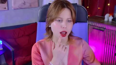 Vivienne  online show from 13, 6, 2026