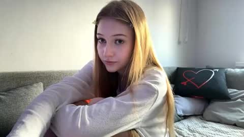 Snapshot of viviennewanko chatting on 11, 4, 2026 Kristy online show from 11, 4, 2026