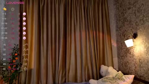 Mia Skaidrite online show from 9, 11, 2025