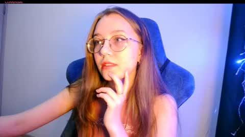 Snapshot of vivivivikkie chatting on 23, 3, 2026 vivivivikkie online show from 23, 3, 2026