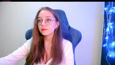 Snapshot of vivivivikkie chatting on 5, 4, 2026 vivivivikkie online show from 5, 4, 2026