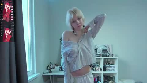 Snapshot of vivy_ chatting on 11, 6, 2026 chatur babes online show from 11, 6, 2026
