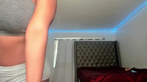 Snapshot of vixen_sasha chatting on 17, 12, 2025 Sasha Malone online show from 17, 12, 2025