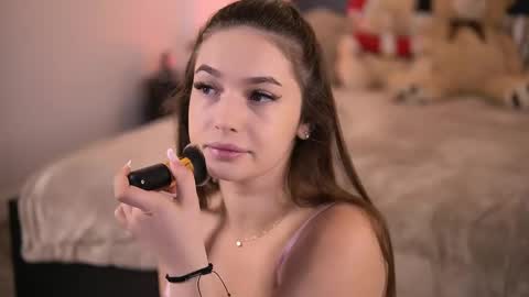 Snapshot of vixenamour chatting on 22, 10, 2025 vixenamour online show from 22, 10, 2025