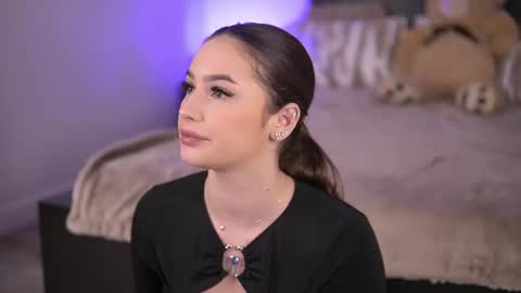 Snapshot of vixenamour chatting on 12, 11, 2025 vixenamour online show from 12, 11, 2025