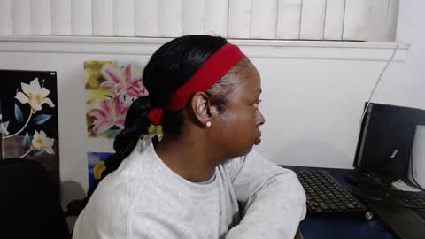 Snapshot of vixenfyre chatting on 9, 12, 2024 Vixen Fyre online show from 9, 12, 2024