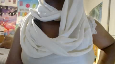 Snapshot of vixenfyre chatting on 23, 2, 2025 Vixen Fyre online show from 23, 2, 2025