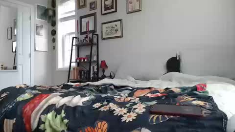 Liz online show from 10, 10, 2025