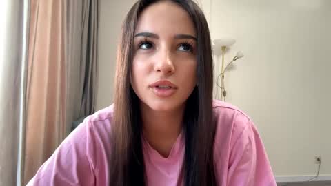 Snapshot of vixy_luna chatting on 9, 4, 2026 Miss Mia online show from 9, 4, 2026