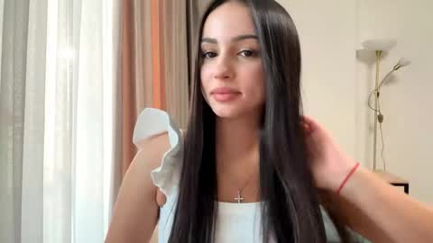 Snapshot of vixy_luna chatting on 13, 4, 2026 Miss Mia online show from 13, 4, 2026