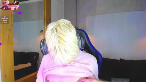 Snapshot of vladhellsing4 chatting on 2, 4, 2026 Vlad online show from 2, 4, 2026