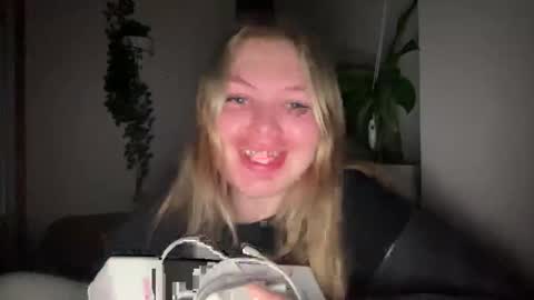 Hey Im Charlie 3 online show from 22, 12, 2025