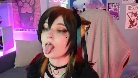 Snapshot of vronnier chatting on 14, 4, 2026 vronnier online show from 14, 4, 2026
