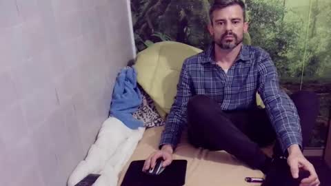 Snapshot of vuiljoske chatting on 17, 12, 2025 CBNewGuy online show from 17, 12, 2025