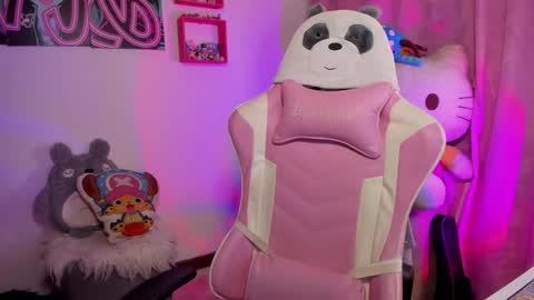 AIKA  online show from 22, 9, 2025