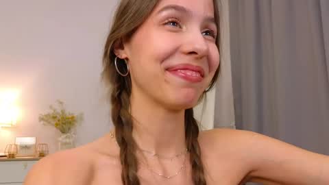 Wendy. Hello Honeys Ill see you 2nd 5th 7th this week love you3 online show from 11, 1, 2025