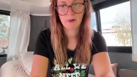 Snapshot of wanderlustjade chatting on 8, 10, 2025 Jade Adonis online show from 8, 10, 2025