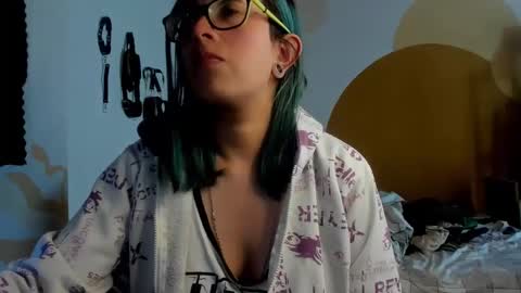 Snapshot of waningrosee chatting on 4, 1, 2025 Waningrose Lu online show from 4, 1, 2025