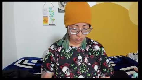 Snapshot of waningrosee chatting on 17, 11, 2025 Waningrose Lu online show from 17, 11, 2025