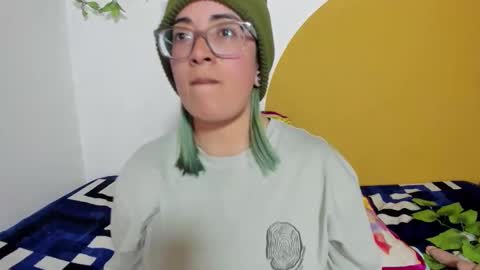 Snapshot of waningrosee chatting on 2, 12, 2025 Waningrose Lu online show from 2, 12, 2025