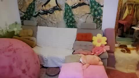 Emilia inst  online show from 10, 11, 2025