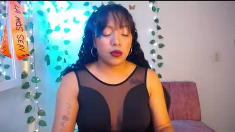 Snapshot of warisgoddes chatting on 7, 7, 2026 EMILY online show from 7, 7, 2026