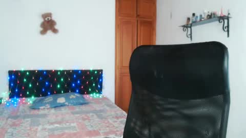 Snapshot of warrior_xena chatting on 11, 1, 2025 warrior_xena online show from 11, 1, 2025