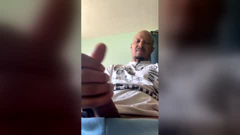 Snapshot of watchwutulike chatting on 3, 5, 2026 watchwutulike online show from 3, 5, 2026